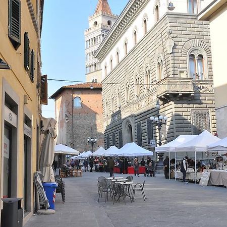 B&B Al Canto Del Cavour Pistoia Exterior photo