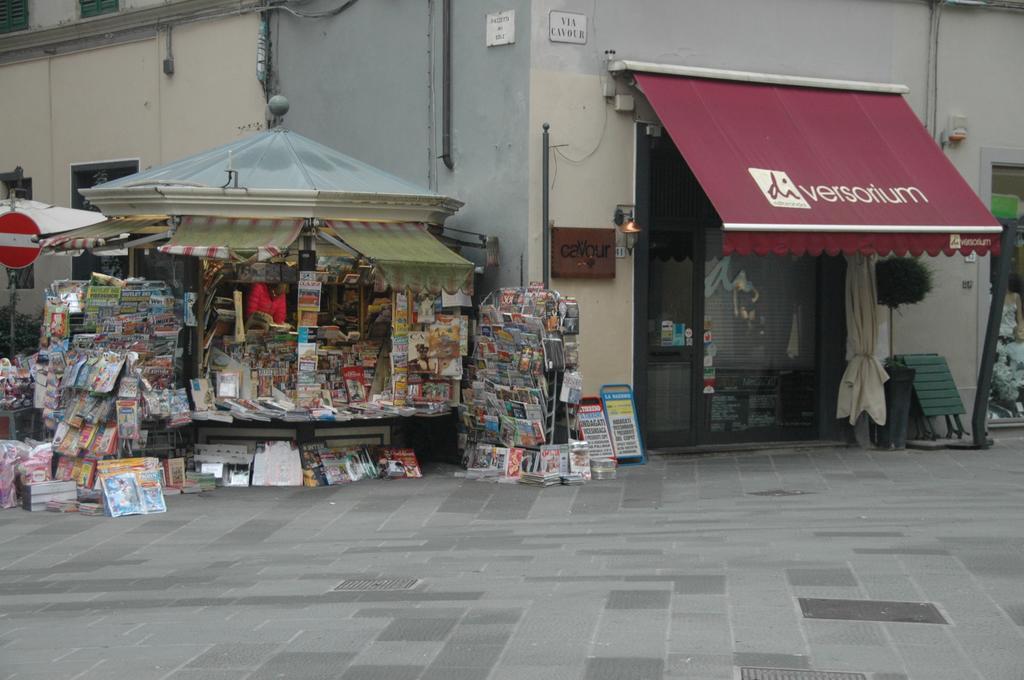 B&B Al Canto Del Cavour Pistoia Exterior photo