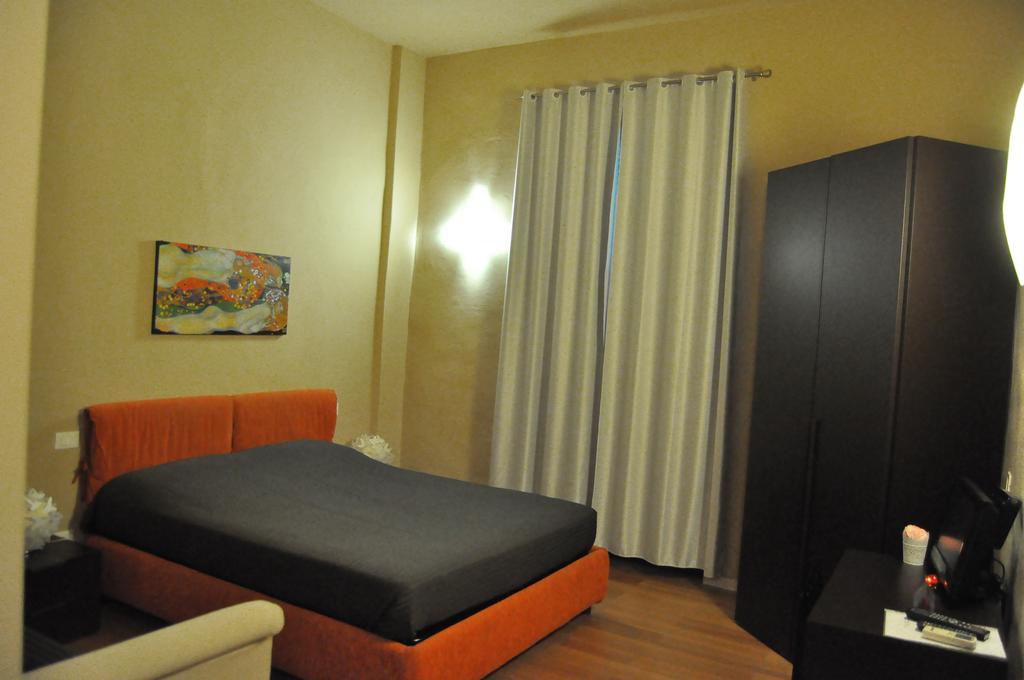 B&B Al Canto Del Cavour Pistoia Room photo