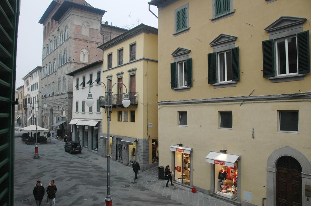 B&B Al Canto Del Cavour Pistoia Exterior photo